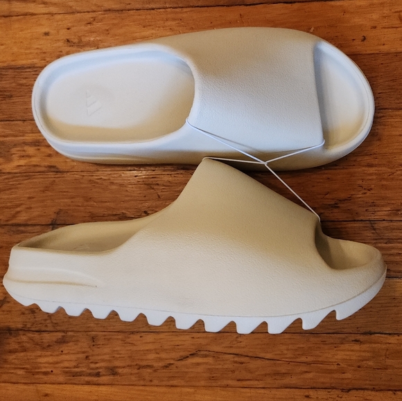 Sandals_&_Flip_Flops
